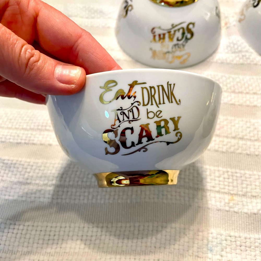 Set Of 4 Ciroa Luxe Eat Drink And Be Scary Bowls Metallic Accent Halloween party